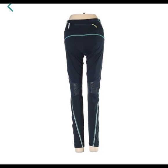 🆕- Zella printed and mesh leggings 💖 - Picture 4 of 11